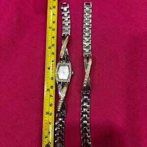 Womens watch with bracelet
